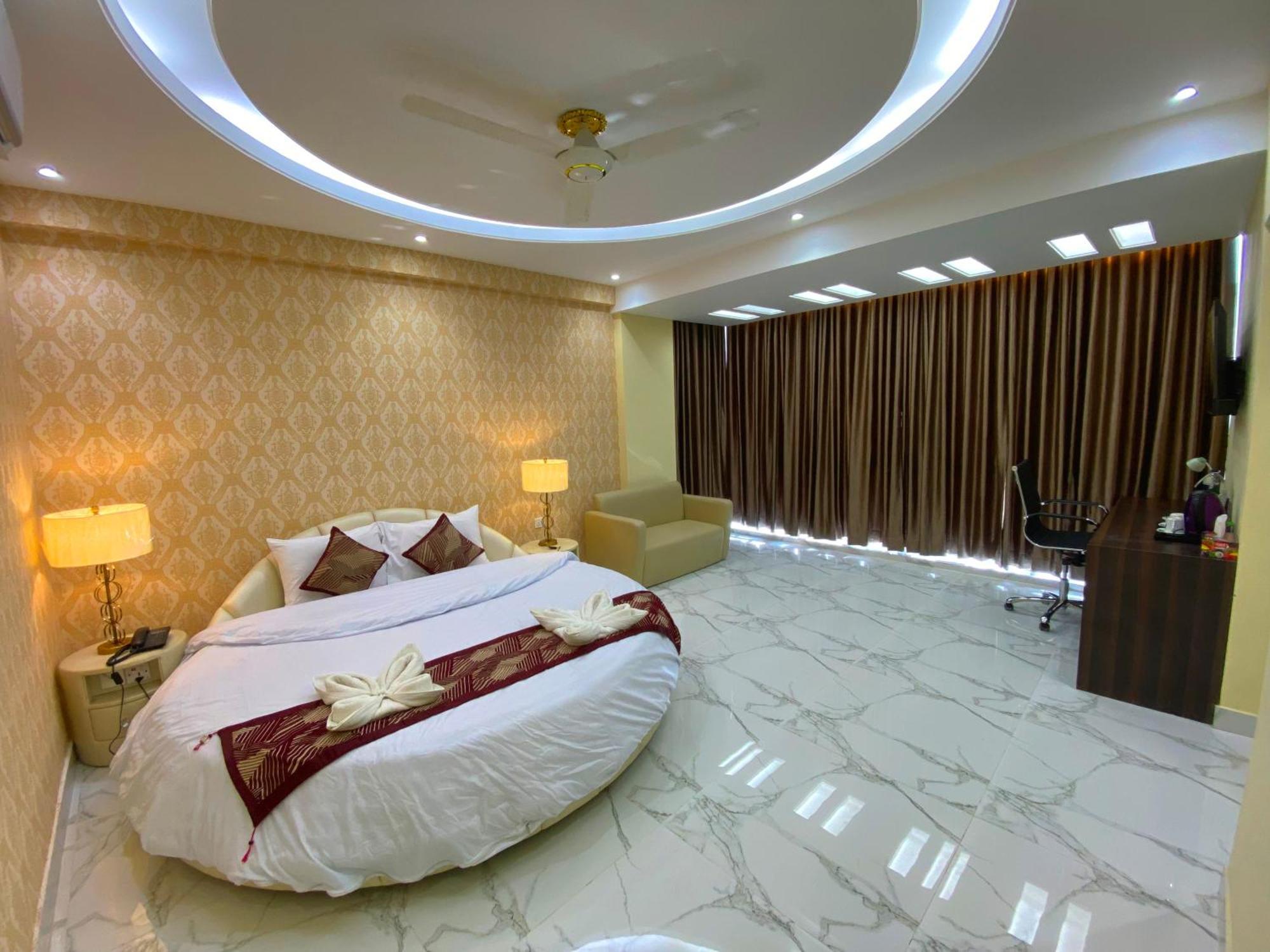 Hotel Valentino Noakhali Exteriör bild