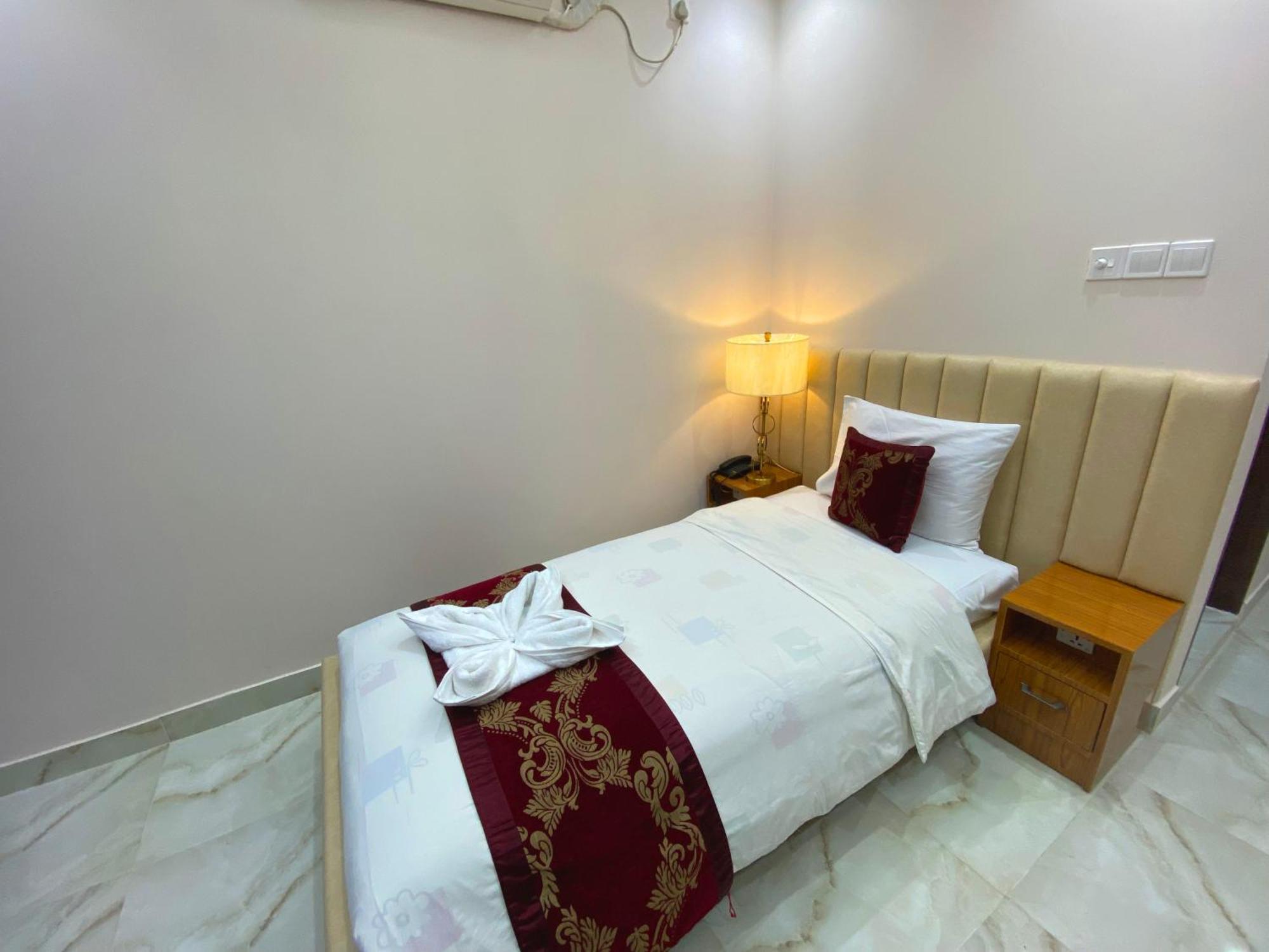 Hotel Valentino Noakhali Exteriör bild